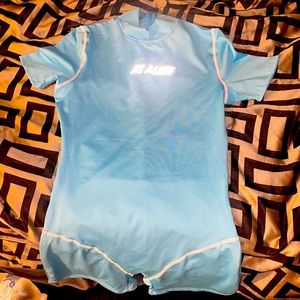 Short sleeve reflective body suit